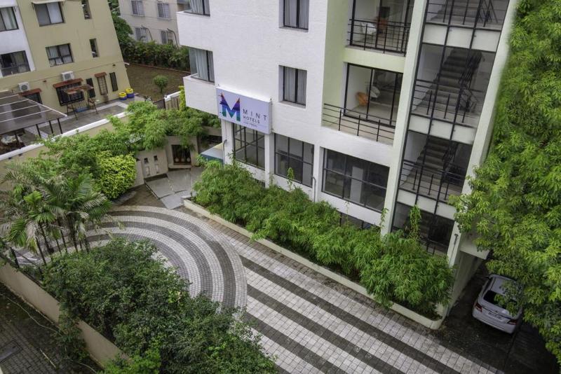 Hotel Mint Montvert Baner Pune Extérieur photo