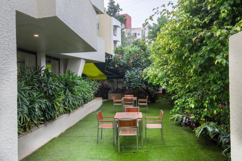 Hotel Mint Montvert Baner Pune Extérieur photo