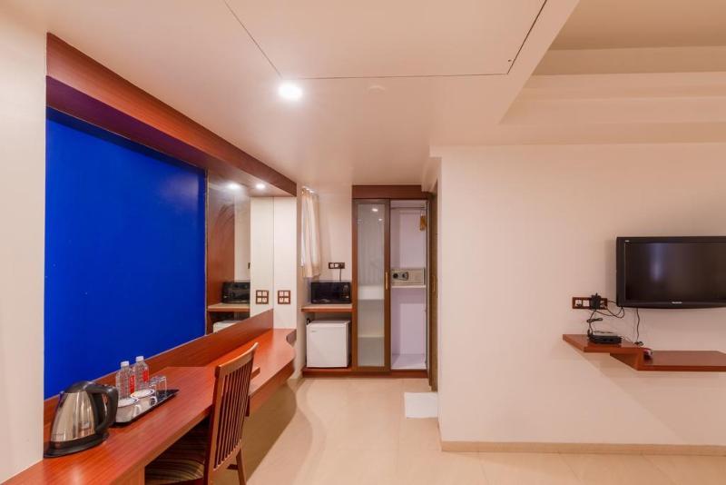 Hotel Mint Montvert Baner Pune Extérieur photo