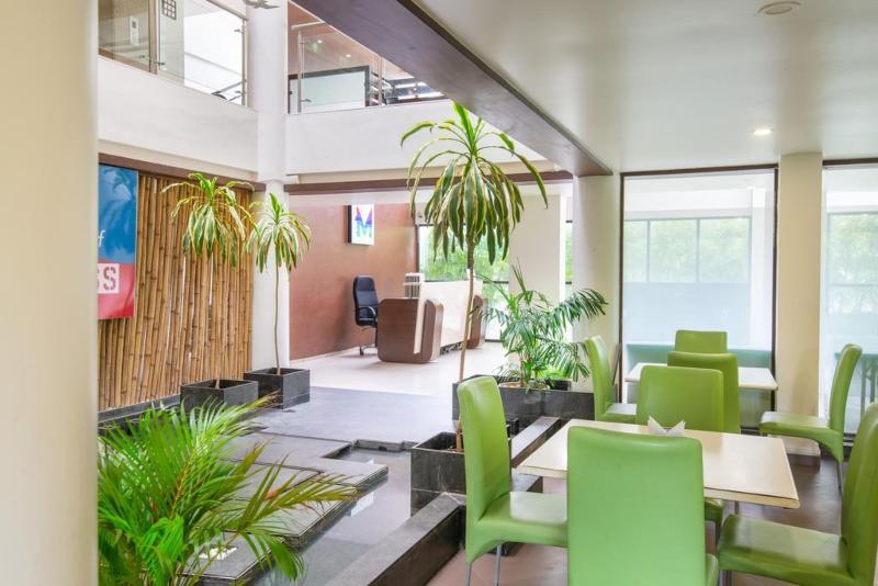 Hotel Mint Montvert Baner Pune Extérieur photo
